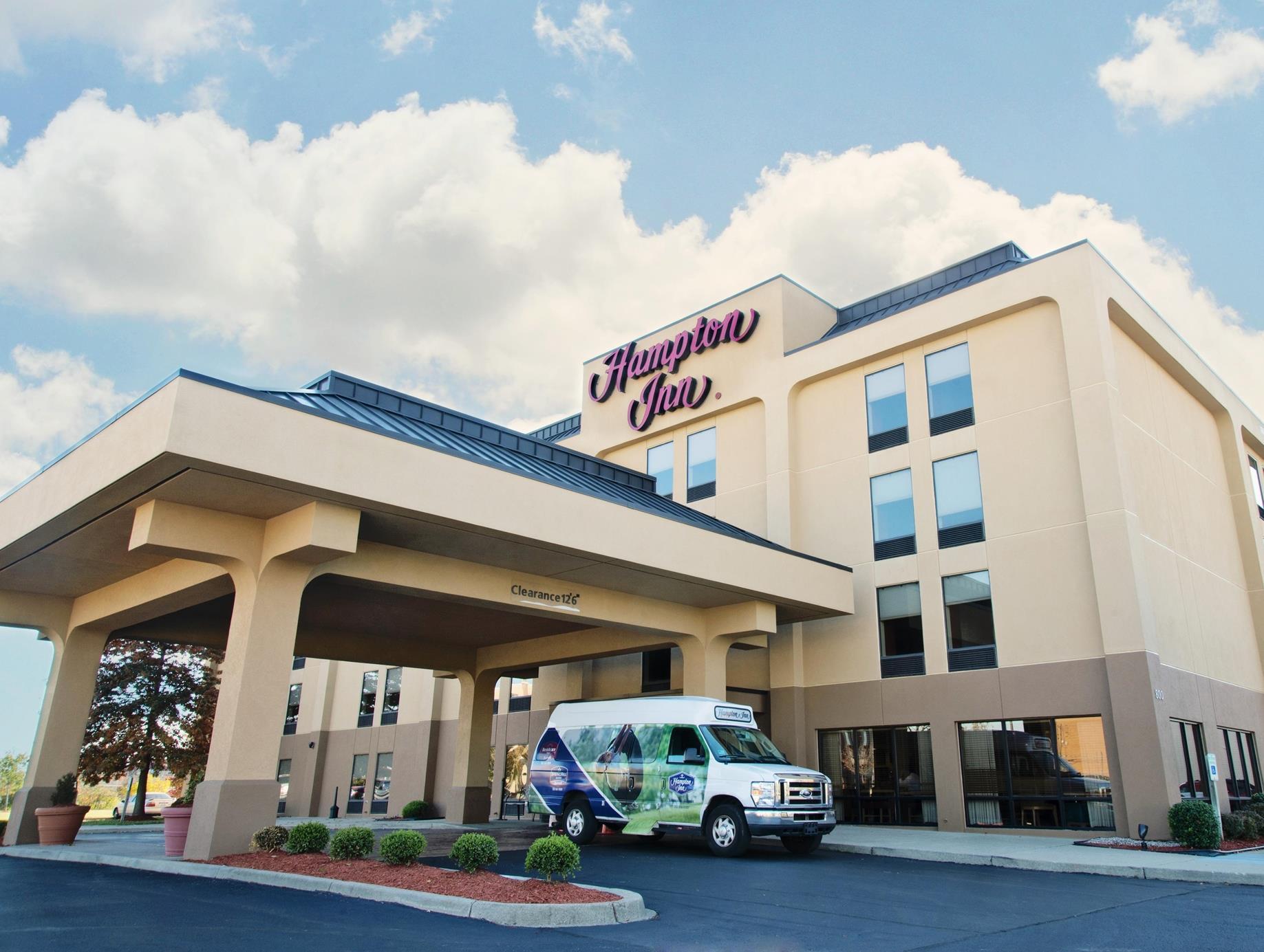 Hampton Inn Louisville Airport Fair/Expo Center Exterior photo
