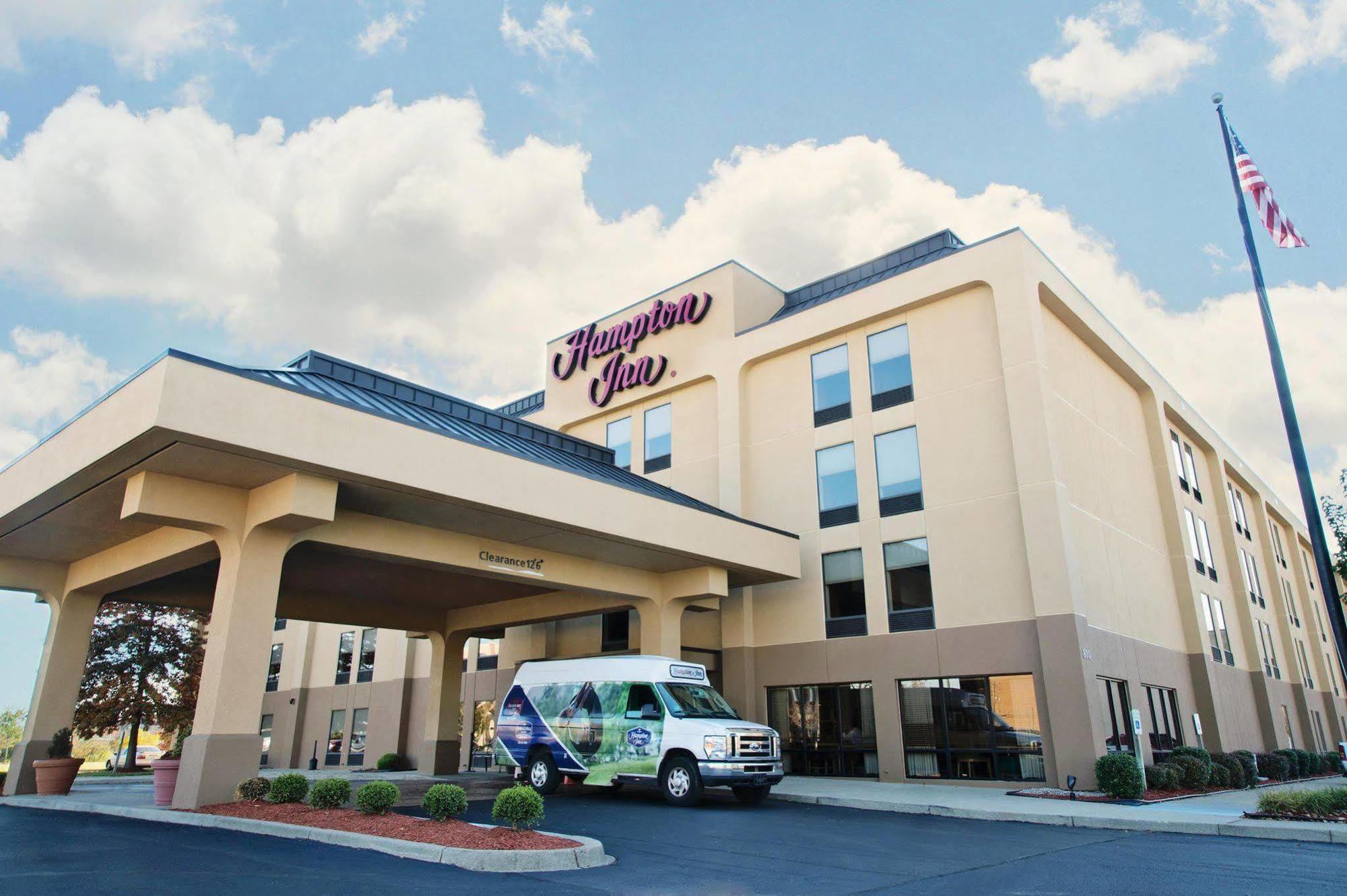 Hampton Inn Louisville Airport Fair/Expo Center Exterior photo